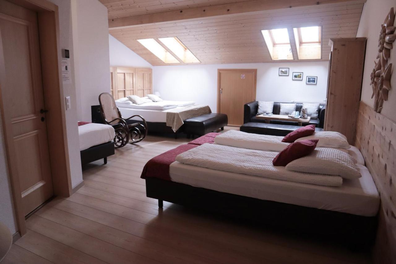 Gruyere Rooms Gruyeres Eksteriør bilde